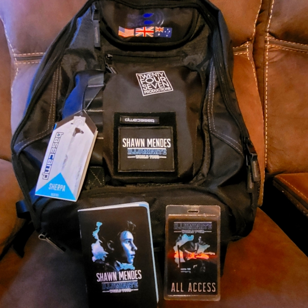 VERY RARE Shawn Mendes Illuminate set